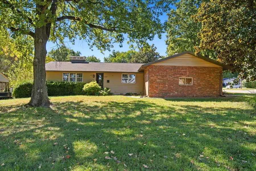 2904 E Eastmoor DR, Springfield, MO 65804