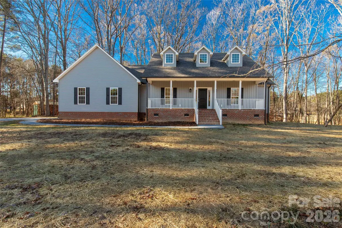 1489 Paraham RD S, York, SC 29745