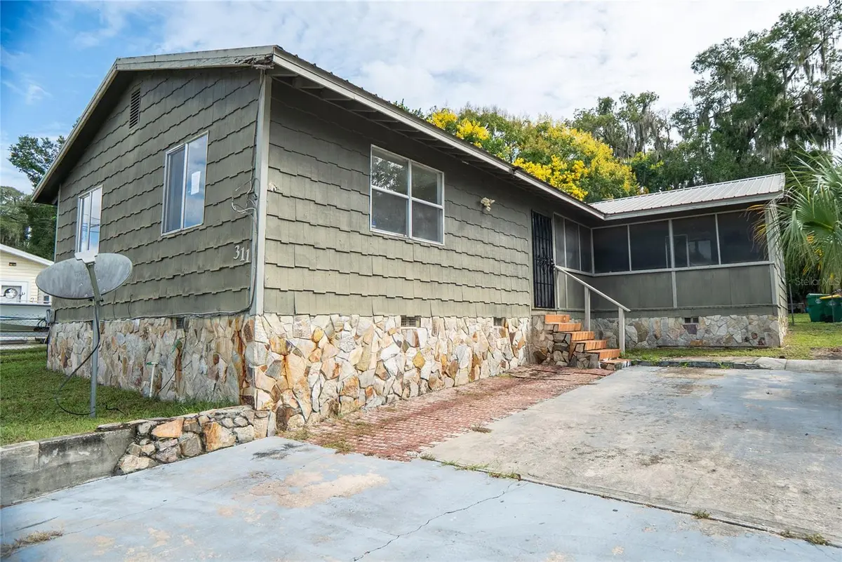 311 S THOMPSON AVE, Deland, FL 32720