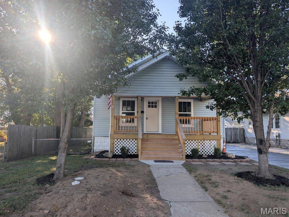 516 Leslie AVE, Wood River, IL 62095