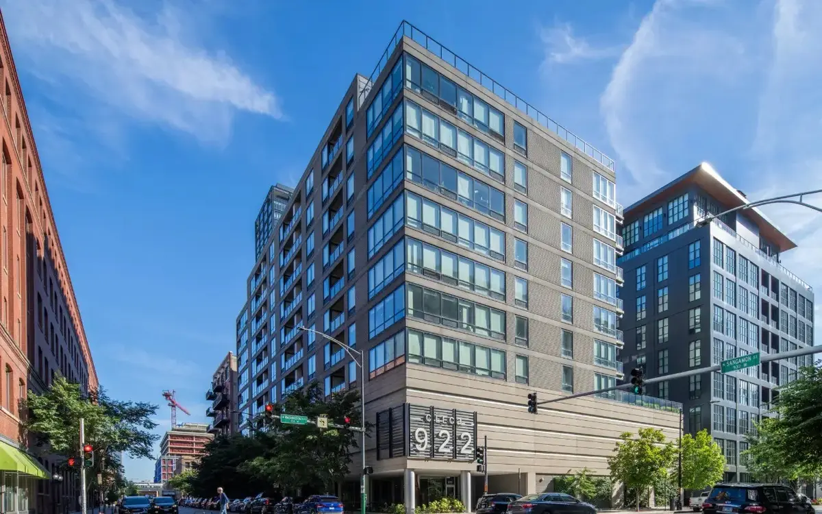 922 W Washington BLVD #406, Chicago, IL 60607