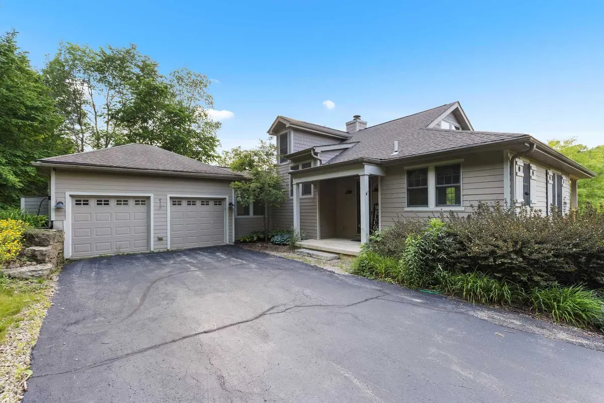 33 Sugarcreek TRL, Galena, IL 61036
