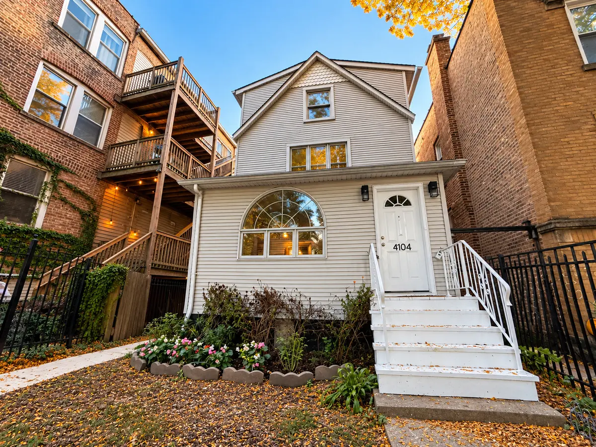 4104 N Richmond ST, Chicago, IL 60618