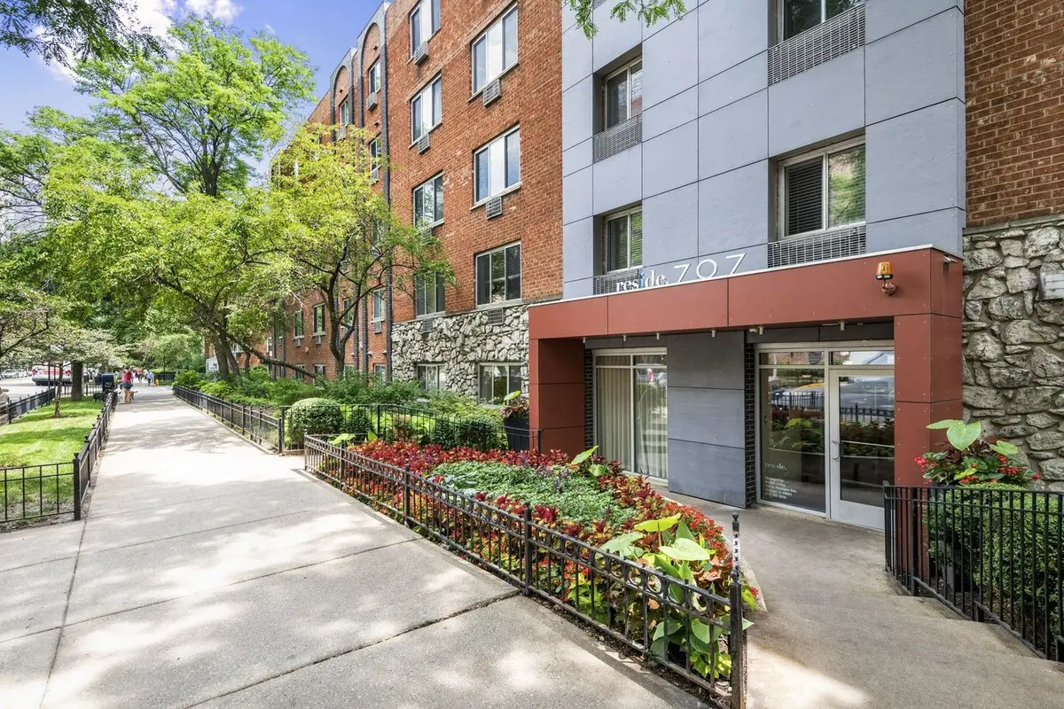 707 W Sheridan RD #403, Chicago, IL 60613