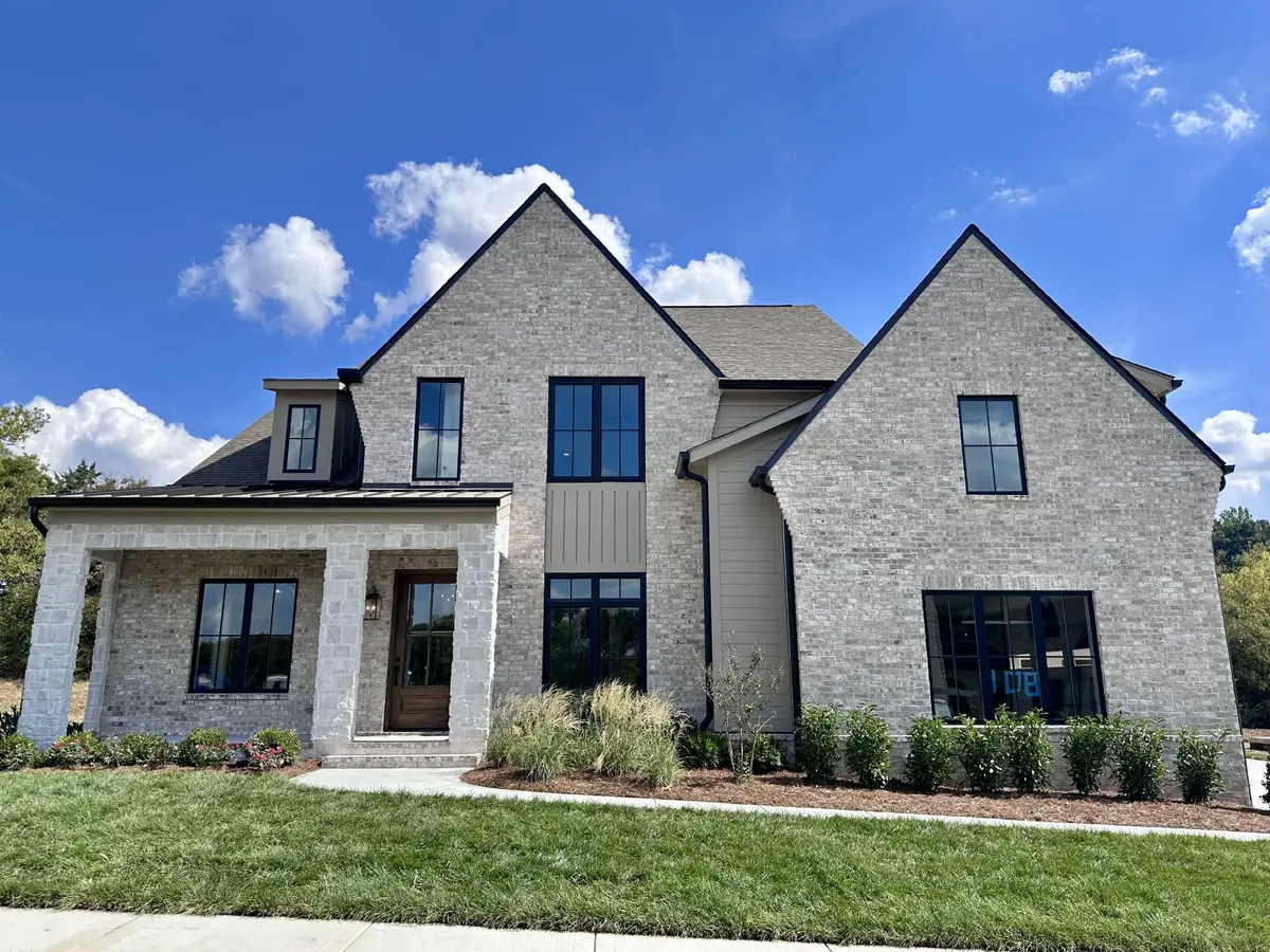 2444 Union Station Dr, Thompsons Station, TN 37179