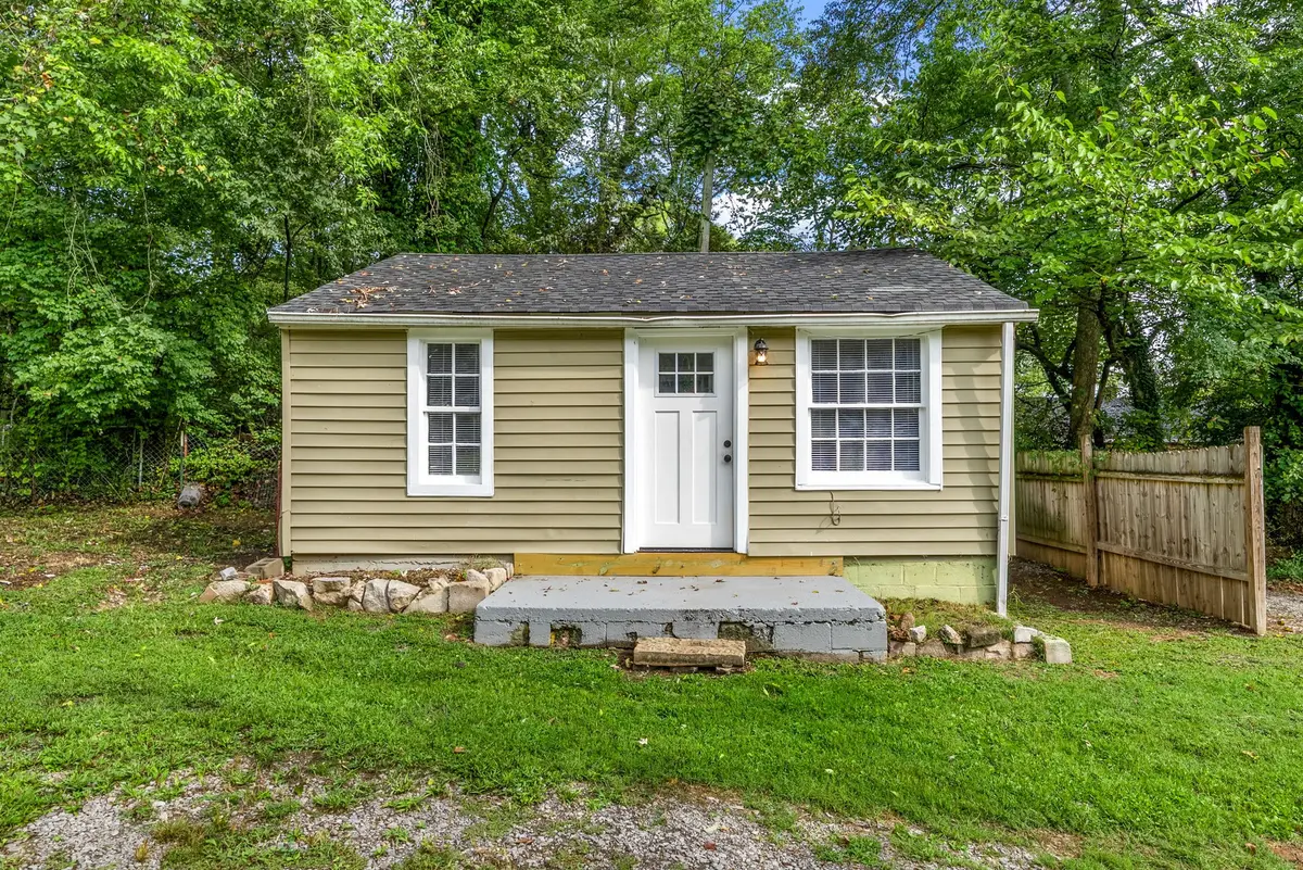 718 Central Ave #1/2, Clarksville, TN 37040