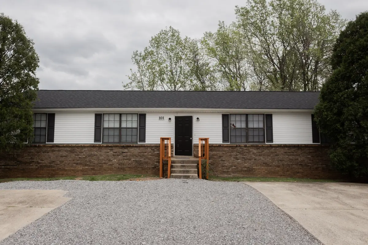 101 Bennett Dr #B, Clarksville, TN 37042