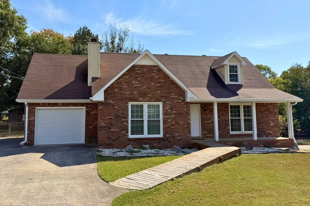 2121 Basham Ln, Clarksville, TN 37043