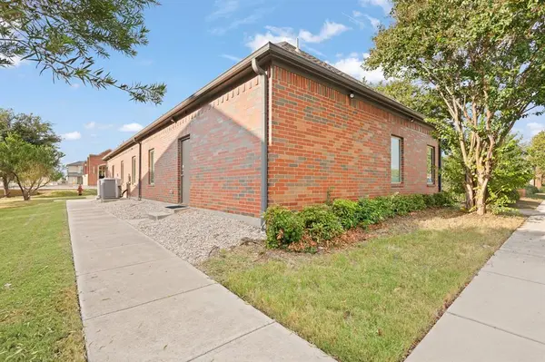 6340 Davis Boulevard, North Richland Hills, TX 76180