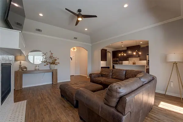 101 Lighthouse Lane, Mabank, TX 75143