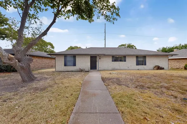 214 Buffalo Creek Drive, Waxahachie, TX 75165