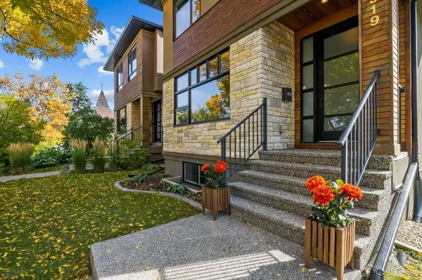 3519 3 AVE SW, Calgary, AB T3C 0A7