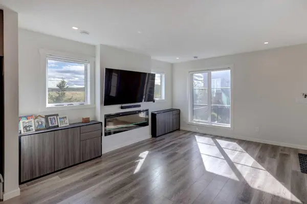 260 Rowley WAY NW #319, Calgary, AB T3L 0H5