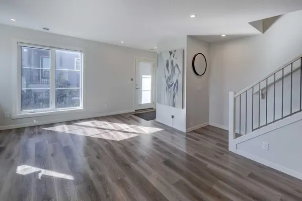 260 Rowley WAY NW #319, Calgary, AB T3L 0H5