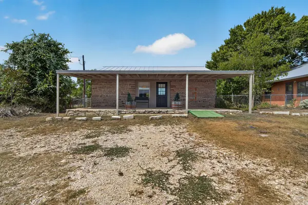 11 Main ST, Blanco, TX 78606