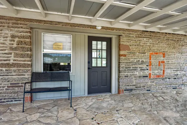 11 Main ST, Blanco, TX 78606