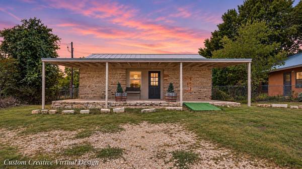 11 Main ST, Blanco, TX 78606