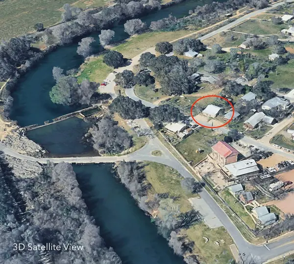 11 Main ST, Blanco, TX 78606