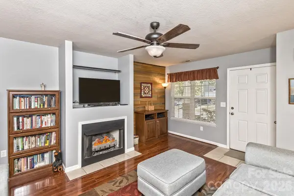 5 Lilac Fields WAY, Arden, NC 28704