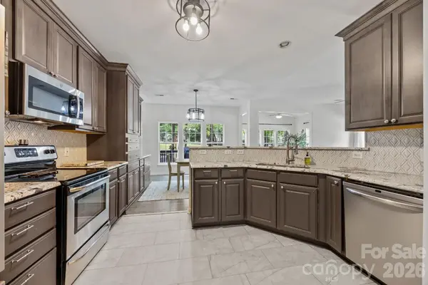1317 Shimmer Light CIR, Rock Hill, SC 29732