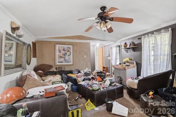 255 Dusty LN, Marshall, NC 28753