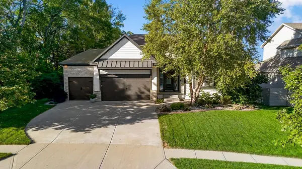 15882 W 165th TER, Olathe, KS 66062
