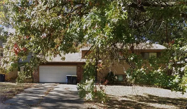 8918 N Oak Trafficway, Kansas City, MO 64155