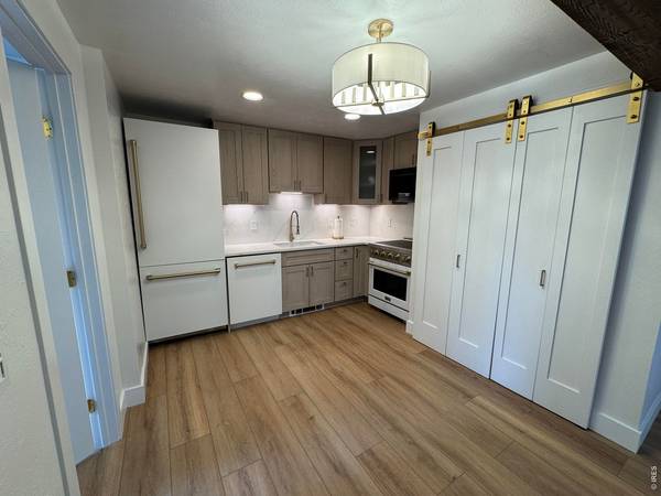 3237 Redstone, Boulder, CO 80305