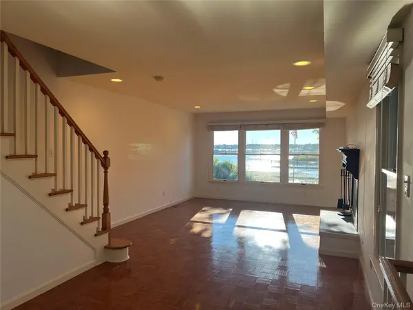 59 Sintsink DR #B, Port Washington, NY 11050