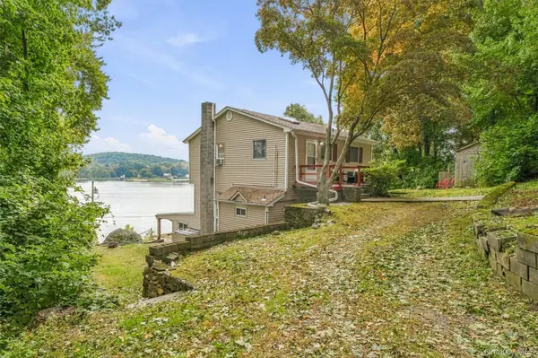 165 W Lakeshore DR, Carmel, NY 10512