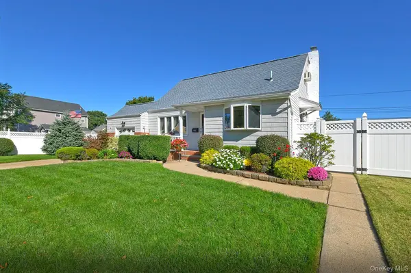 3153 Ward LN, Wantagh, NY 11793