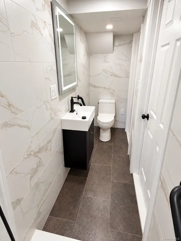 1601 Johnson AVE #35, Elmont, NY 11003