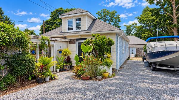 86 Jefferson ST, Inwood, NY 11096