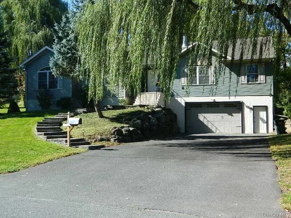 188 Hoyt ST, Port Ewen, NY 12466