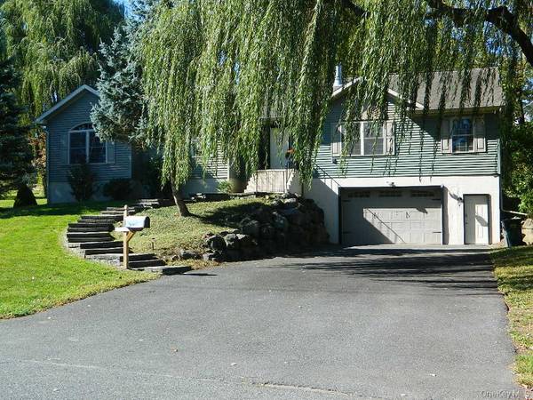 188 Hoyt ST, Port Ewen, NY 12466