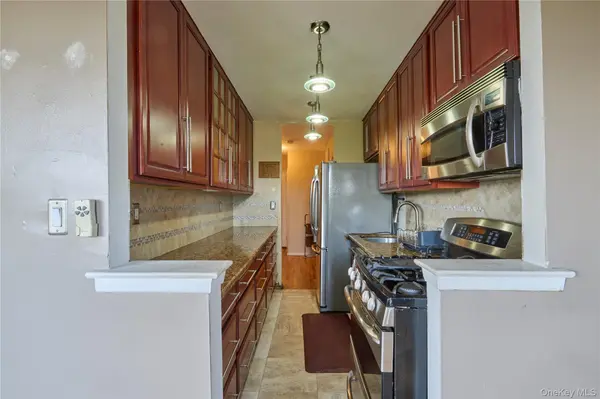 355 Bronx River Rd Bronx River Road #3G, Yonkers, NY 10704
