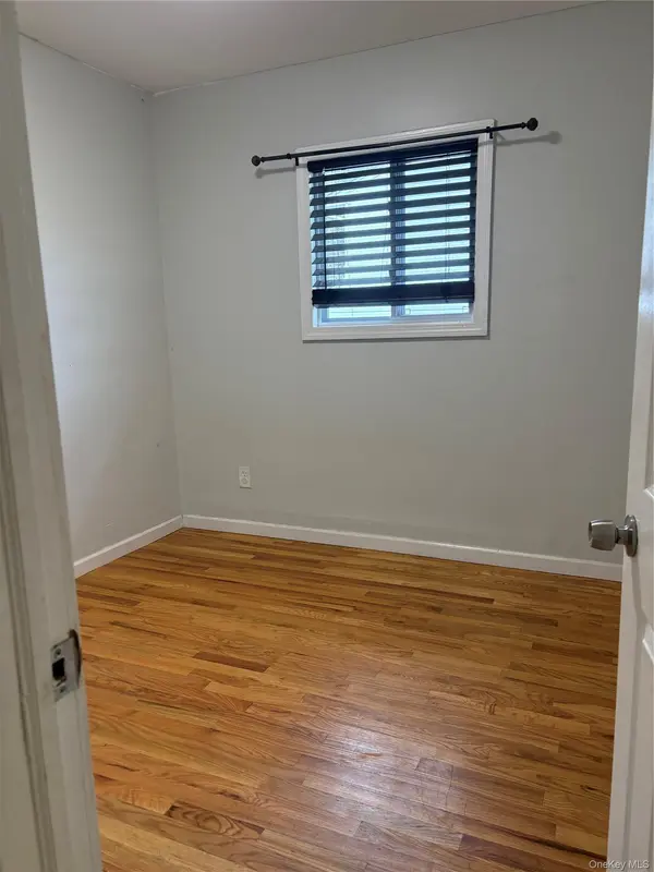290 Leaf AVE, Central Islip, NY 11722