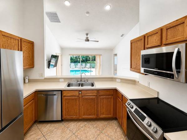 320 PARADISE WOODS PL, Davenport, FL 33896