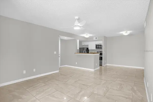 5132 CONROY RD #928, Orlando, FL 32811