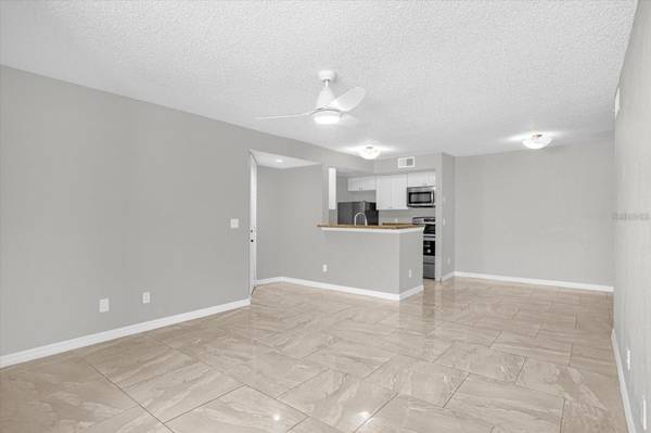 5132 CONROY RD #928, Orlando, FL 32811
