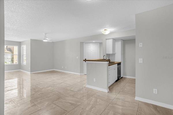 5132 CONROY RD #928, Orlando, FL 32811