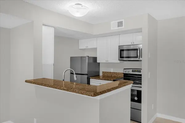 5132 CONROY RD #928, Orlando, FL 32811