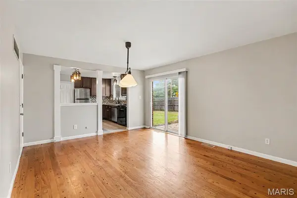 2511 Rhapsody LN, Florissant, MO 63031