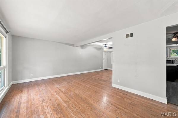 7109 Fernbrook DR, St Louis, MO 63123