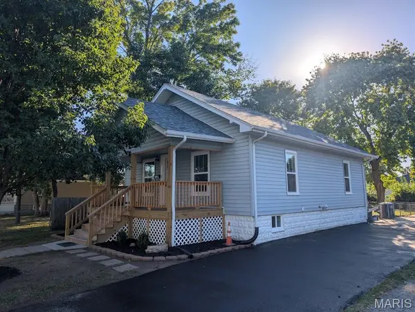 516 Leslie AVE, Wood River, IL 62095