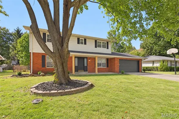 107 STACY DR, Fairview Heights, IL 62208