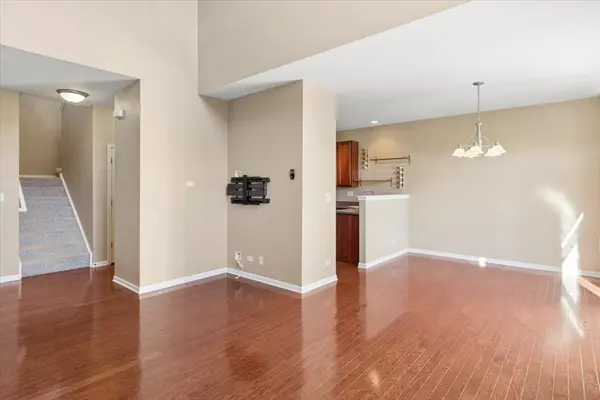 403 Bluegrass Pkwy, Oswego, IL 60543