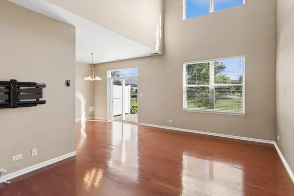 403 Bluegrass Pkwy, Oswego, IL 60543