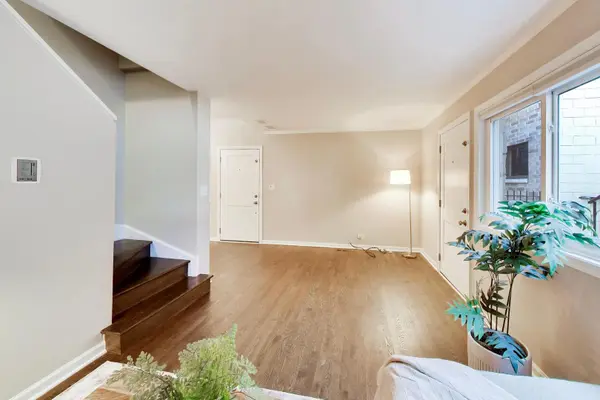 1512 W Diversey Pkwy #C, Chicago, IL 60614