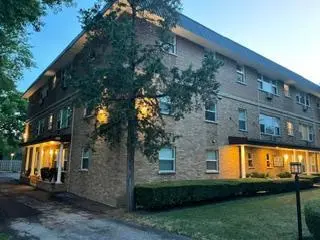 303 W Park PL #1A, Arlington Heights, IL 60004